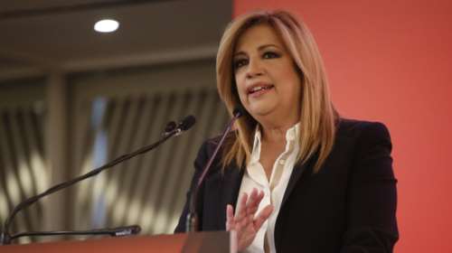 Φώφη: Ο Τσίπρας παραδόθηκε στις απαιτήσεις των δανειστών