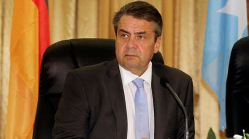 O Γκάμπριελ ζητά δέσμευση της ευρωζώνης για το ελληνικό χρέος