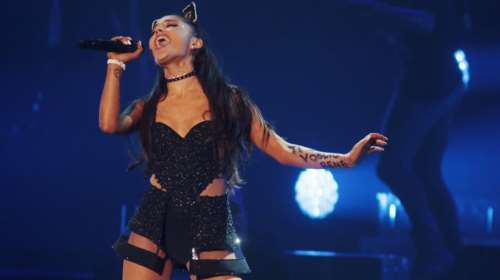 Σταρ των τινέϊτζερς: Η 23χρονη Αριάνα Γκράντε και το κοινό της