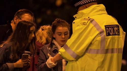 Παιδιά μεταξύ των 22 νεκρών από τον καμικάζι στο Μάντσεστερ