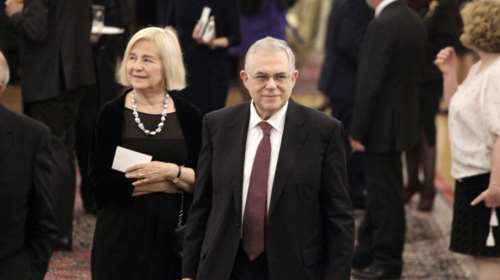 Αφοπλίζει η σύζυγος Παπαδήμου: «Γιατί αυτό; Θυσίασε πολλά για την Ελλάδα»