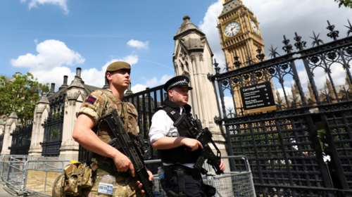 Συνέλαβαν άλλους δυο για το μακελειό στο Μάντσεστερ