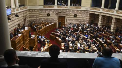 Θέλετε έκπτωση φόρου; Κάντε μια δωρεά σε ένα βουλευτή ή κόμμα