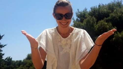 Γιατί τρελάθηκε από τη χαρά της και μοιράζει φιλιά η Κάτια Ζυγούλη;