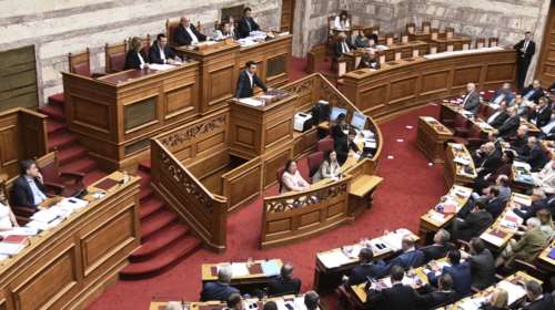 Κατατέθηκε τροπολογία στη Βουλή για τη χρήση αιγιαλού