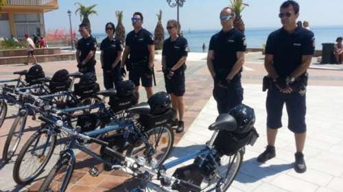 Αστυνομικοί με βερμούδες και ποδήλατα στην Κατερίνη