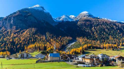 Το χωριό όπου απαγορεύονται οι φωτό επειδή ειναι... πανέμορφο