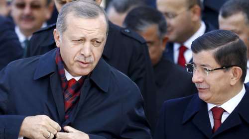 &quot;Ρουκέτες&quot; Νταβούτογλου σε Ερντογάν: Είναι αυταρχικός- Ψάχνει αφορμή για σύγκρουση στην Ανατολική Μεσόγειο