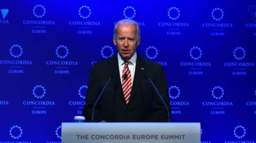 Μπάιντεν: Η ανόρθωση της Ελλάδας επιβάλλει παραγραφή χρέους