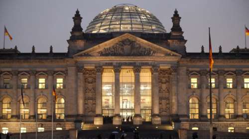 «Βόμβα» στη Γερμανία: Σκάνδαλο φοροδιαφυγής 32 δισ ερευνούν οι αρχές