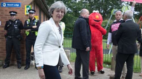 Εκλογές-«εφιάλτης» για την Τερέζα Μέι, τίθεται υπό αμφισβήτηση