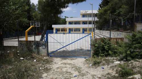 Θρίλερ στο Μενίδι: Πυροβόλησαν στο κεφάλι 11χρονο σε σχολείο