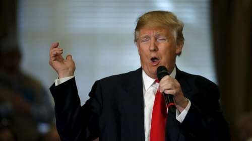 Αλά Βαρουφάκη αντίδραση Τραμπ στο twitter για τον Κομεϊ: Ουάου, είναι...