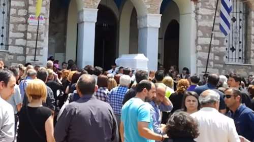 Σπαραγμός στο τελευταίο αντίο στον μικρό Μάριο