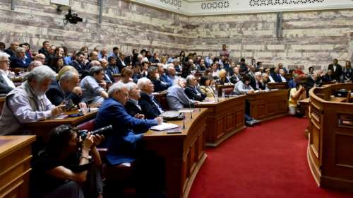 Βουλευτές στα πρόθυρα νευρικής κρίσης από την &quot;ήττα διαρκείας&quot;