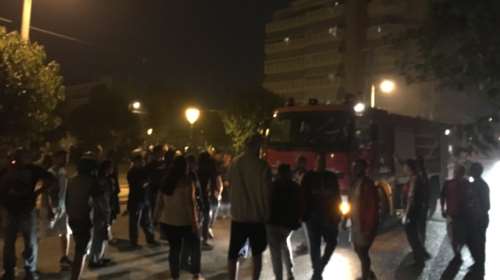 Πεδίο μάχης το Μενίδι-Πυρπόλησαν σπίτια Ρομά