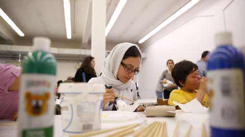 Οι έφηβοι πρόσφυγες στην σκηνή του Μικρού Εθνικού