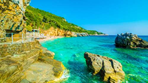 Η επική προειδοποίηση στους τουρίστες σε παραλία του Πηλίου  [Εικόνα]