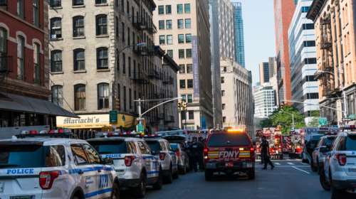 Εκρηξη στη Νέα Υόρκη: Δεκάδες τραυματίες από φωτιά σε 12 πολυκατοικίες