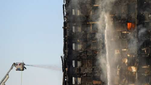 Λονδίνο: Συγκλονιστικές μαρτυρίες - Πήδηξε φλεγόμενος στο κενό