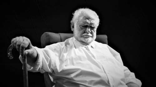 Ο Κώστας Καζάκος γίνεται Οιδίποδας στην Επίδαυρο. Εικόνες και βίντεο