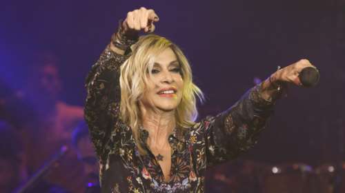 Η σούπερ γιαγιά Αννα Βίσση παίζει με τον μικρό εγγονό της [Φωτο]