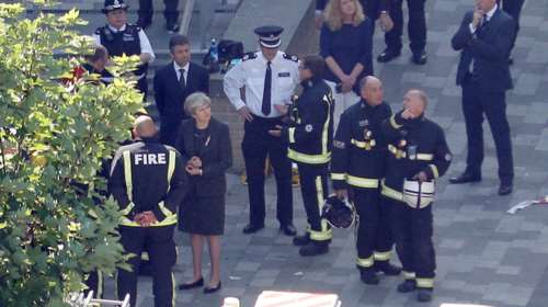H Mέι στον πύργο της τραγωδίας, δεν είδε τους κατοίκους