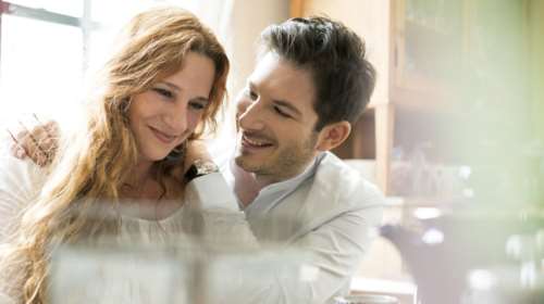 Η Ευανθία Ρεμπούτσικα και ο Γιώργος Περρής φέρνουν την «Ηλιοφάνεια»