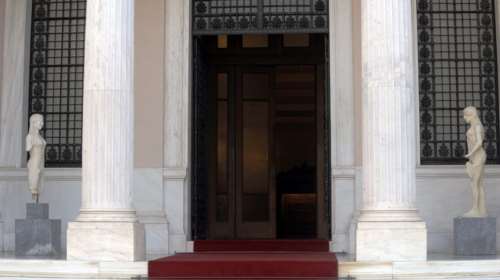 Μέγαρο Μαξίμου: «Θετικό μήνυμα στις αγορές η απόφαση του Eurogroup»