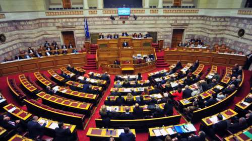 Πυρ ομαδόν από την αντιπολίτευση για τη συμφωνία στο Eurogroup