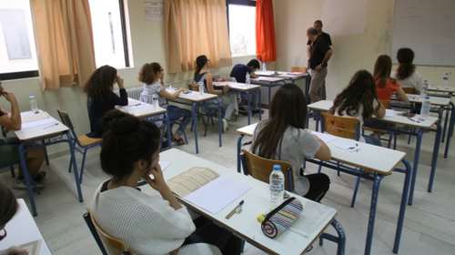 Πανελλαδικές: Πέφτει η Ιατρική από τα 19.000  λόγω Βιολογίας
