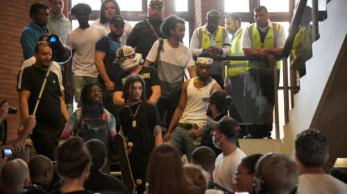 Διαδηλωτές μπούκαραν σε δημαρχείο του Λονδίνου ζητώντας «δικαιοσύνη»