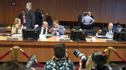 Πόσα δισ θα παίρναμε αν είχαν κλείσει έγκαιρα οι αξιολογήσεις