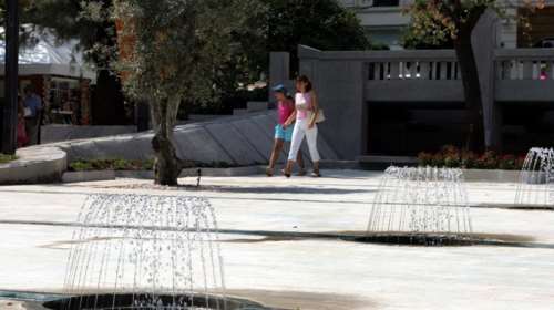 Απειλητικό τηλεφώνημα για βόμβα στην πλατεία Κολωνακίου