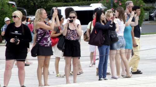 Αύξηση 3,2% στον τουρισμό στην Ελλάδα από Γενάρη - Απρίλη