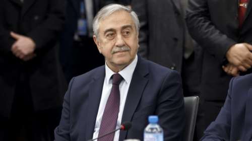 Τηλεφωνική επικοινωνία Πενς - Ακιντζί, όχι όμως και Αναστασιάδη