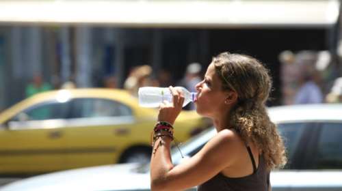 Καύσωνας σε όλη τη χώρα - έως 37 βαθμούς η θερμοκρασία