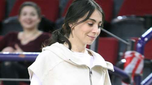 Η Ολυμπία Χοψονίδου έγκυος βουτά στα παγωμένα νερά του Αχέροντα