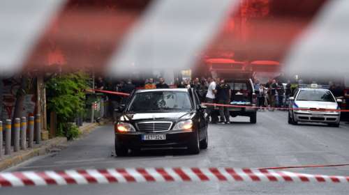 Ξηλώνουν τους ελεγκτές των δεμάτων στη Βουλή