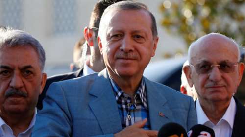 Λιποθύμησε ο Ερντογάν σε τζαμί - Τι συμβαίνει με την υγεία του