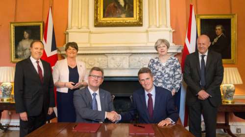 Συμφώνησαν Μέι-DUP για τον σχηματισμό κυβέρνησης