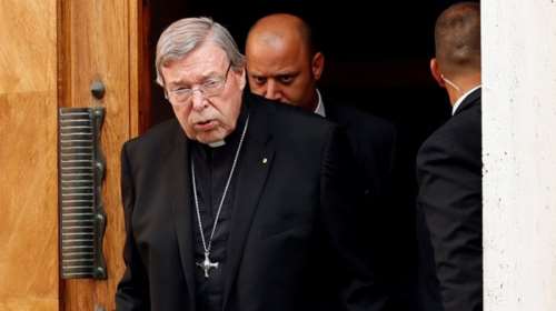 Σκάνδαλο μεγατόνων: Το No3 του Βατικανού διώκεται για βιασμούς κατα συρροή