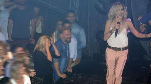 Το νέο look της Αννας Βίσση και η αδυναμία της στα lingerie top [Εικόνες]