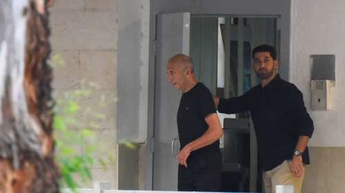 Eλεύθερος μετα από ένα χρόνο στη φυλακή ο Εχούντ Ολμέρτ