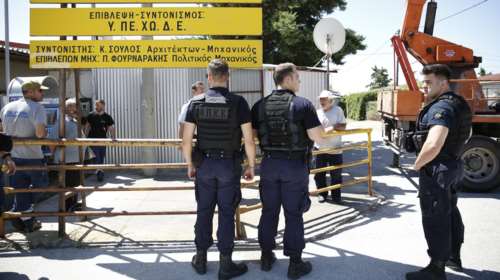 Γιγαντιαία επιχείρηση σε εξέλιξη στο Μενίδι: 26 συλλήψεις, τα ευρήματα