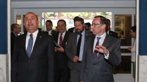 Ενα βήμα από την κατάρρευση  οι συνομιλίες για το Κυπριακό