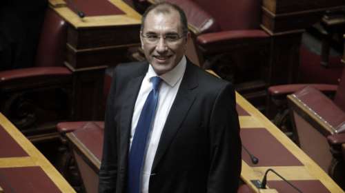 Βουλευτές ΣΥΡΙΖΑ δεν ψήφισαν τον Δ. Καμμένo για αντιπρόεδρο Βουλής