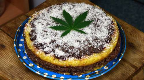 Κέρασε τους συναδέλφους του λαχταριστό κέικ με... κάνναβη: Δείτε τι έγινε