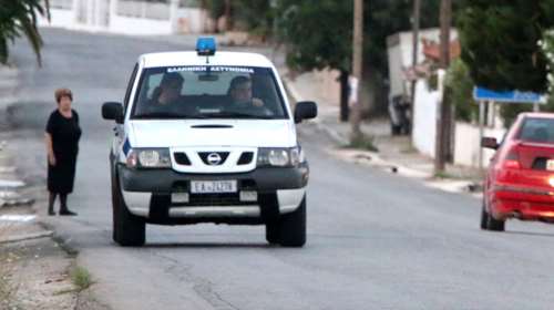 Δεν βρέθηκαν ακόμη οι γονείς του μικρού που περιπλανιόταν μόνος