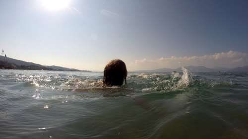 Τραγωδία στη Βούλα:Πνίγηκε 40χρονη-το παιδί της την αναζητούσε στην παραλία